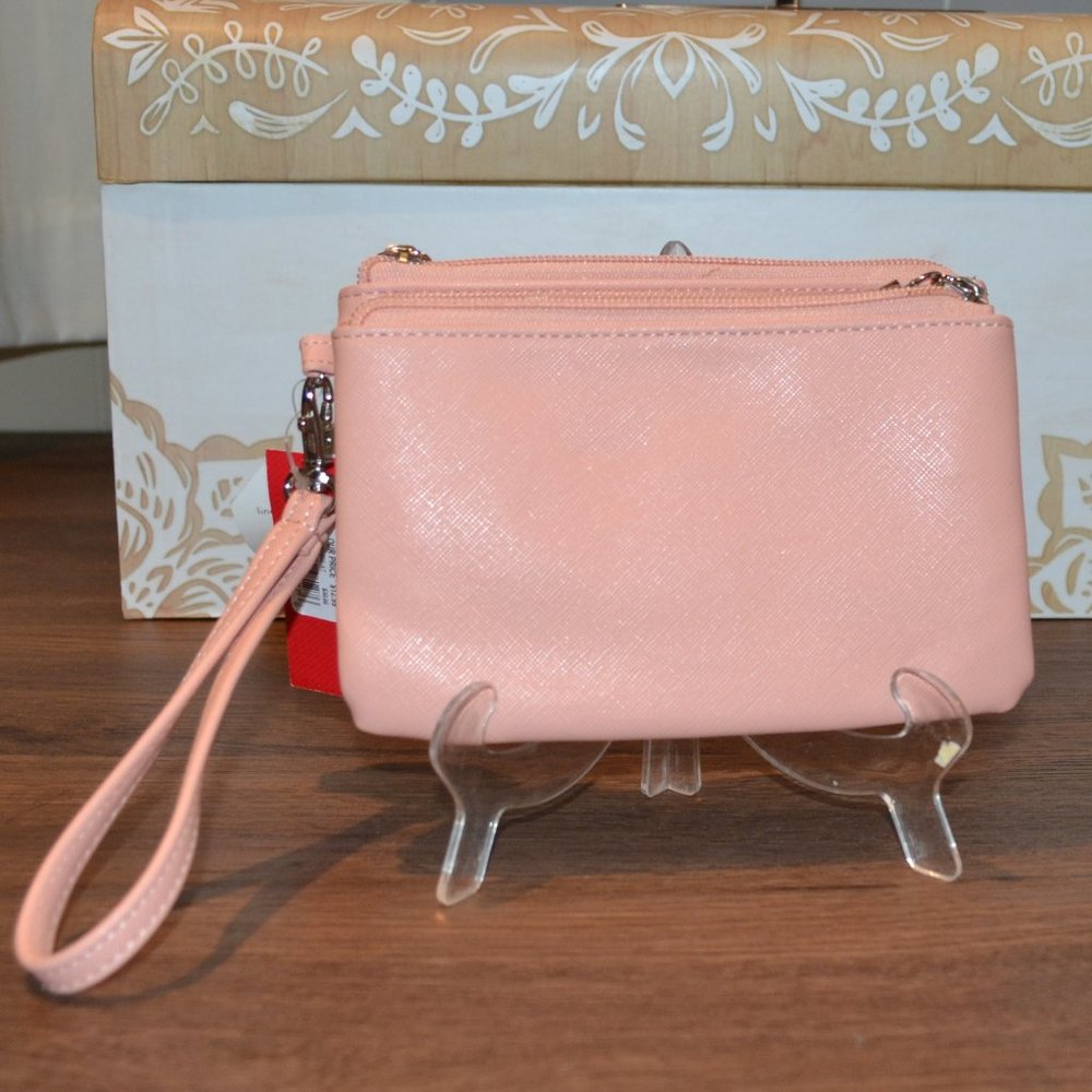 NWT Kelly & Katie Wristlet